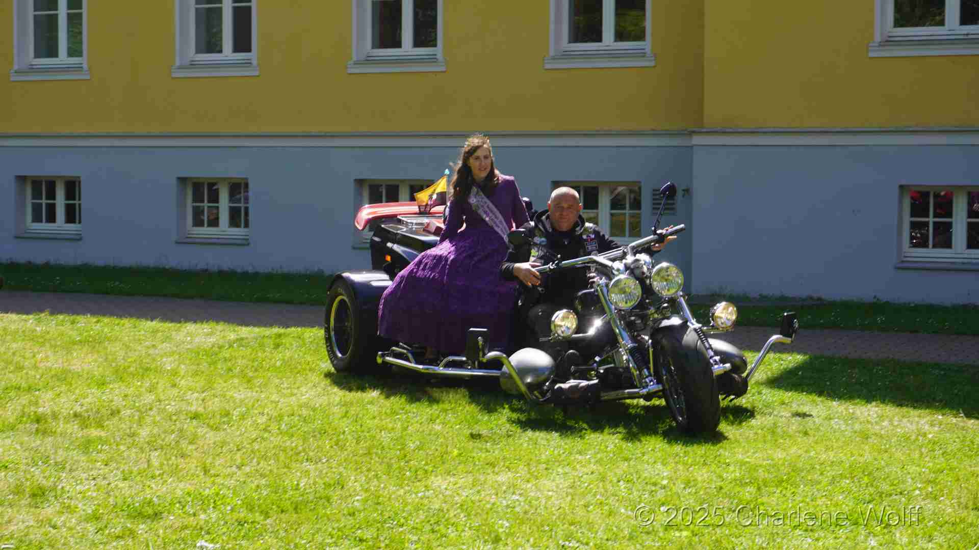 Marielle Colbitzer Heidekönigin auf dem Trike